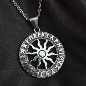 AMULETO CELTA DEL SOL Y LAS RUNAS DE PROTECCIÓN Y SUERTE