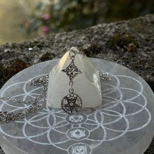 AMULETO DE DOBLE PROTECCIÓN EN PLATA CON SU PLACA DE SELENITA