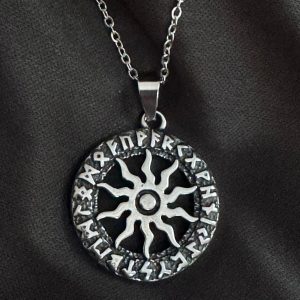 AMULETO CELTA DEL SOL Y LAS RUNAS DE PROTECCIÓN Y SUERTE
