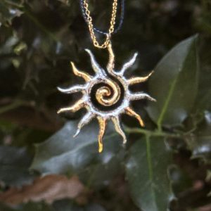 EL AMULETO DEL SOL Y LA LUNA